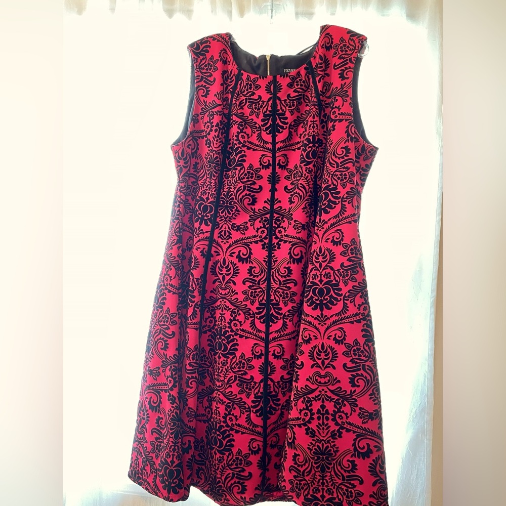 Roz & Ali (from the DressBarn) size 16 dark red and black